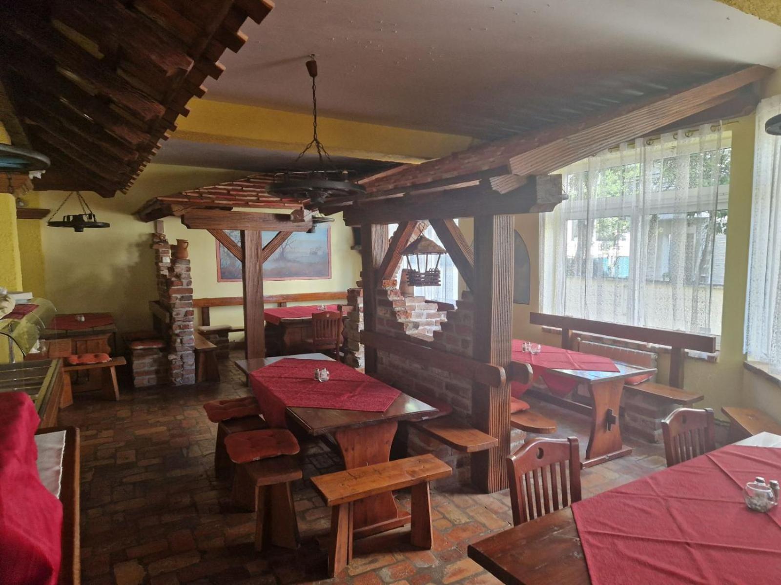 Biergarten Медулин Экстерьер фото